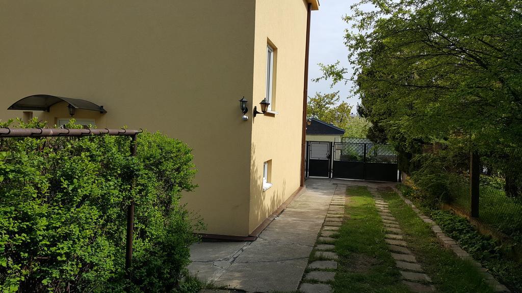 Bohdalec Apartment Prag